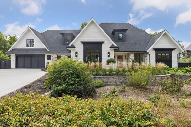 $2,400,000 | 6101 Blake Circle, Edina, MN 55436