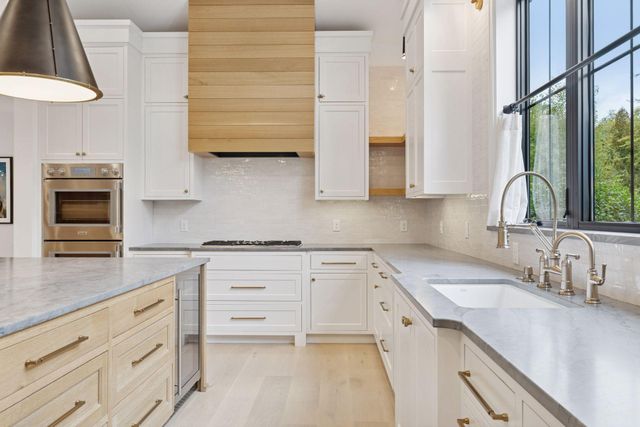 $2,400,000 | 6101 Blake Circle, Edina, MN 55436