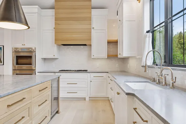 $2,400,000 | 6101 Blake Circle, Edina, MN 55436