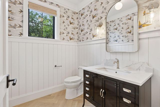 $2,400,000 | 6101 Blake Circle, Edina, MN 55436