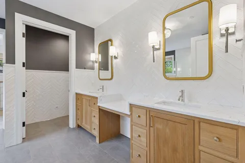 $2,400,000 | 6101 Blake Circle, Edina, MN 55436