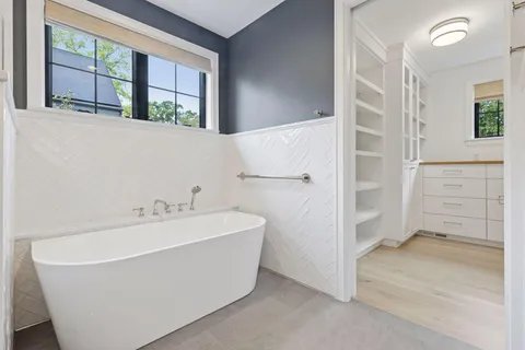 $2,400,000 | 6101 Blake Circle, Edina, MN 55436