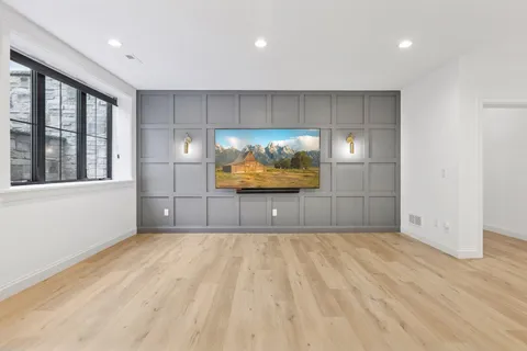 $2,400,000 | 6101 Blake Circle, Edina, MN 55436