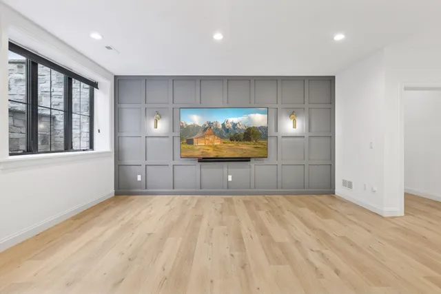 $2,400,000 | 6101 Blake Circle, Edina, MN 55436