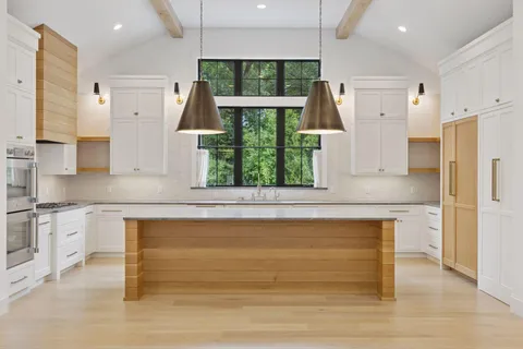 $2,400,000 | 6101 Blake Circle, Edina, MN 55436