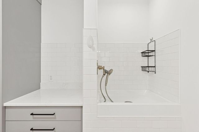 $2,400,000 | 6101 Blake Circle, Edina, MN 55436