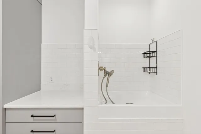 $2,400,000 | 6101 Blake Circle, Edina, MN 55436