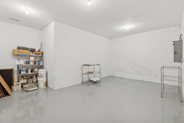 $2,400,000 | 6101 Blake Circle, Edina, MN 55436