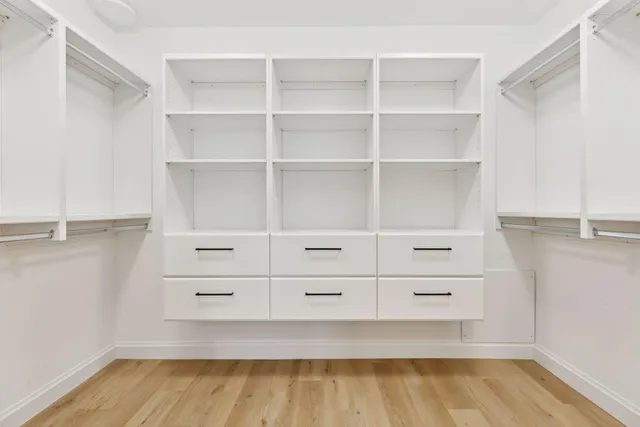 $2,400,000 | 6101 Blake Circle, Edina, MN 55436