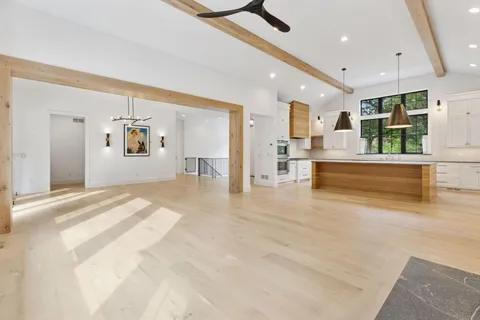 $2,400,000 | 6101 Blake Circle, Edina, MN 55436