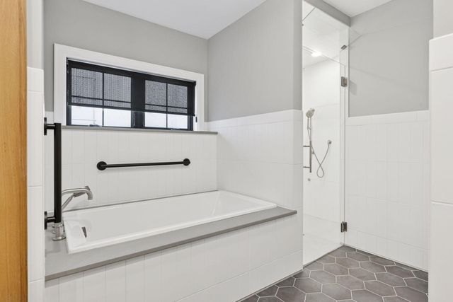 $2,400,000 | 6101 Blake Circle, Edina, MN 55436