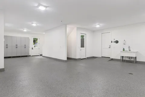 $2,400,000 | 6101 Blake Circle, Edina, MN 55436