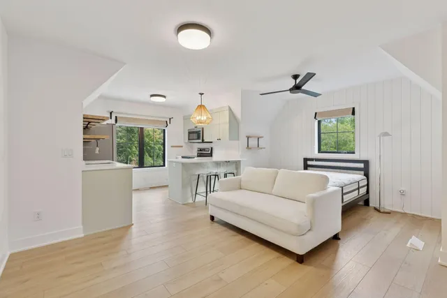 $2,400,000 | 6101 Blake Circle, Edina, MN 55436