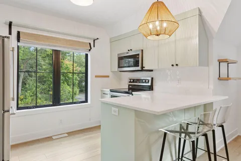 $2,400,000 | 6101 Blake Circle, Edina, MN 55436