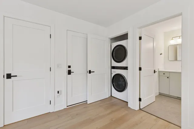 $2,400,000 | 6101 Blake Circle, Edina, MN 55436