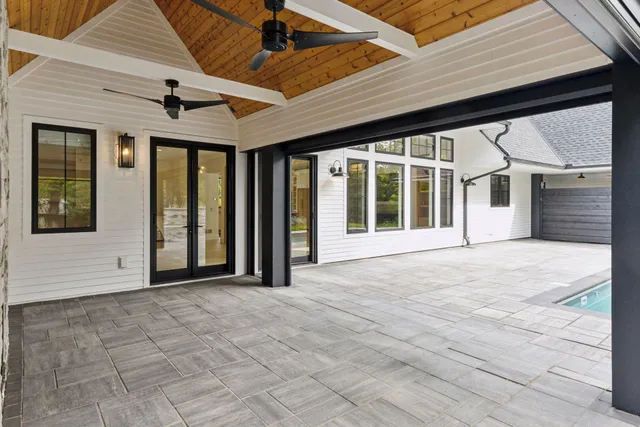 $2,400,000 | 6101 Blake Circle, Edina, MN 55436