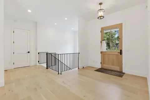 $2,400,000 | 6101 Blake Circle, Edina, MN 55436