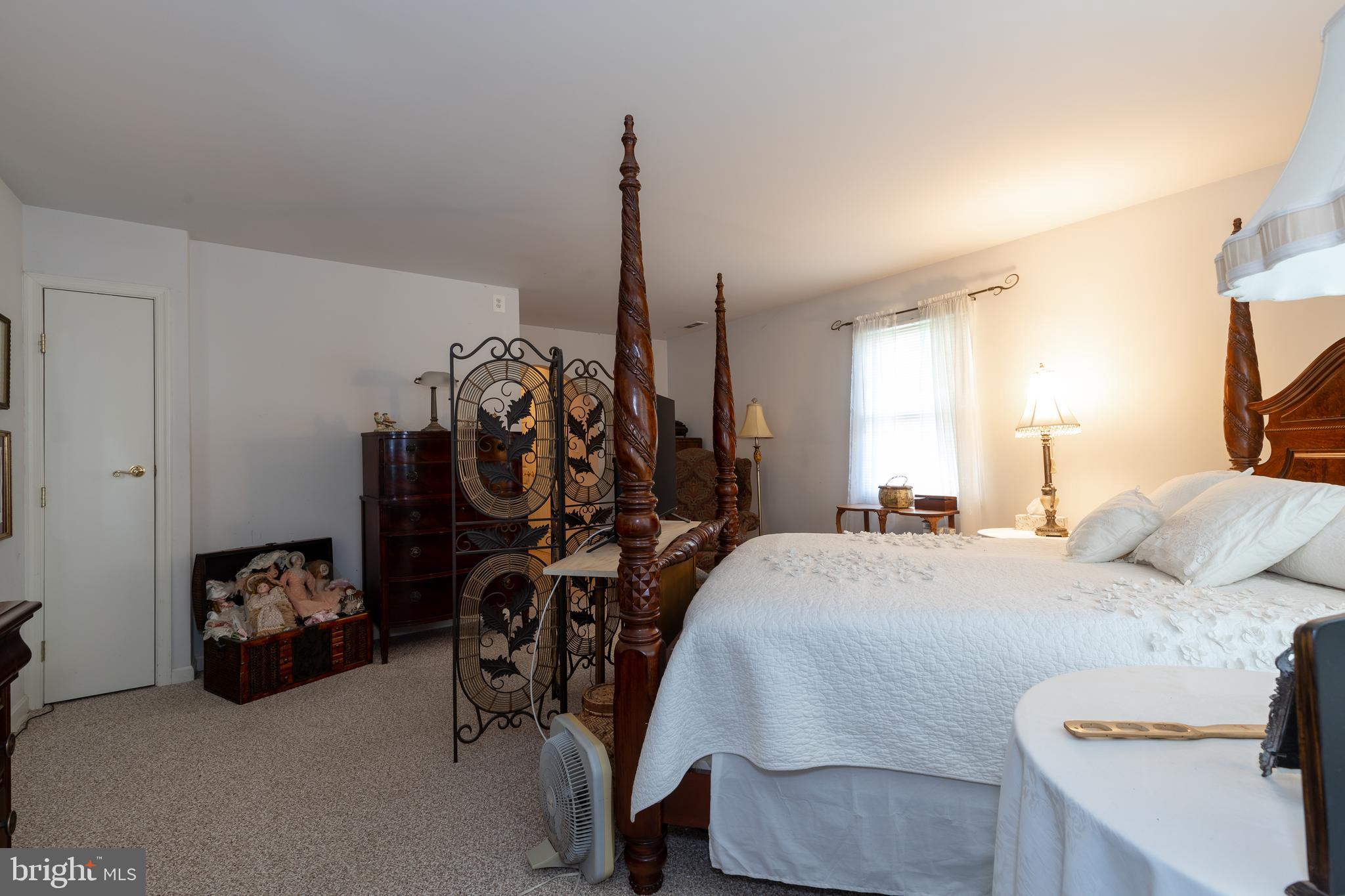 218 West Beech Road Sterling, VA 20164 - Photo 11 of 22 Gallery Image 11
