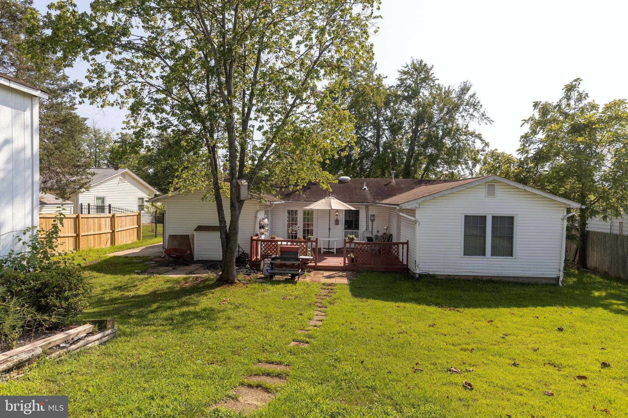 218 West Beech Road Sterling, VA 20164 - Photo 21 of 22 Gallery Image 21