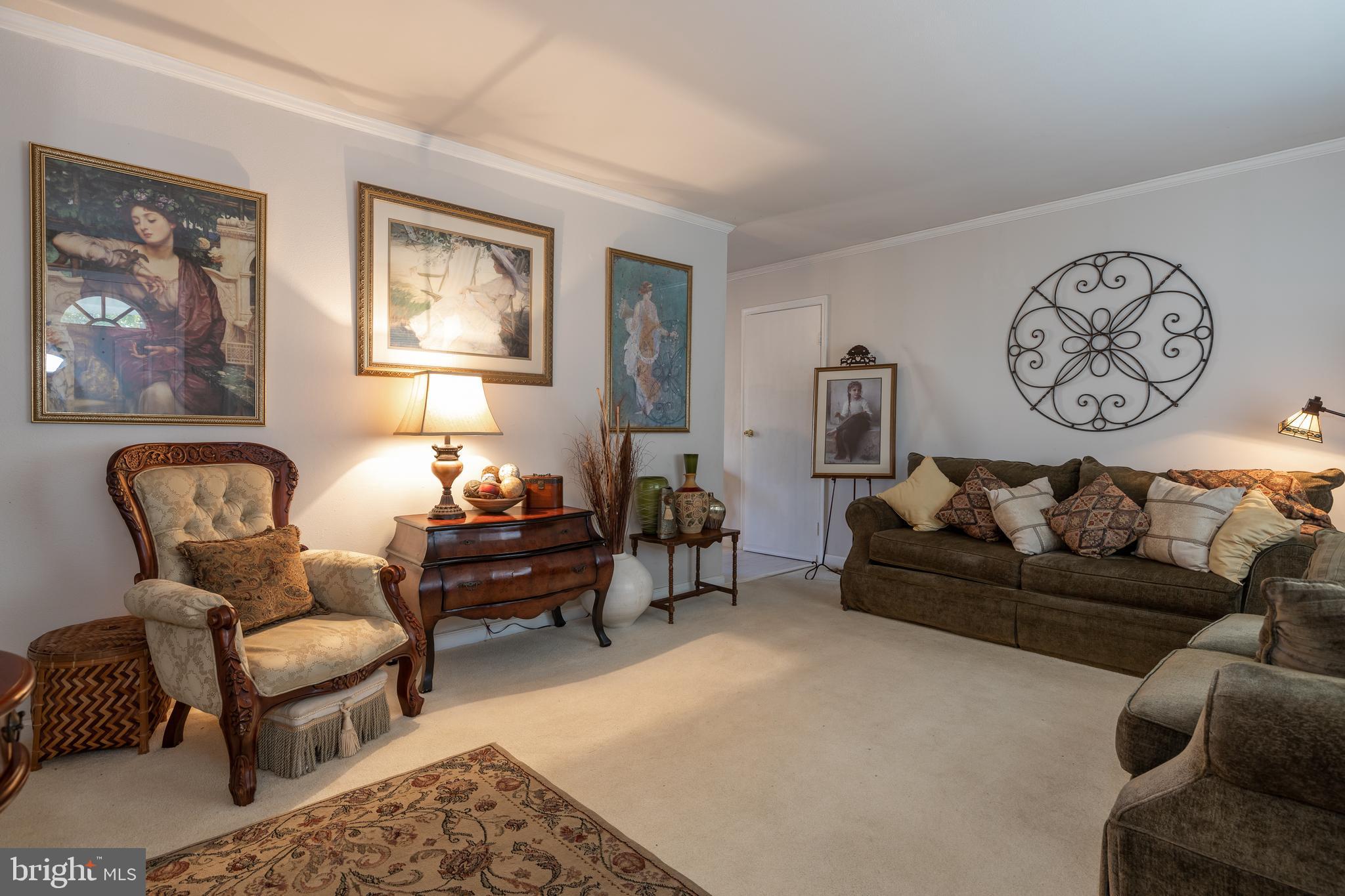 218 West Beech Road Sterling, VA 20164 - Photo 4 of 22 Gallery Image 4
