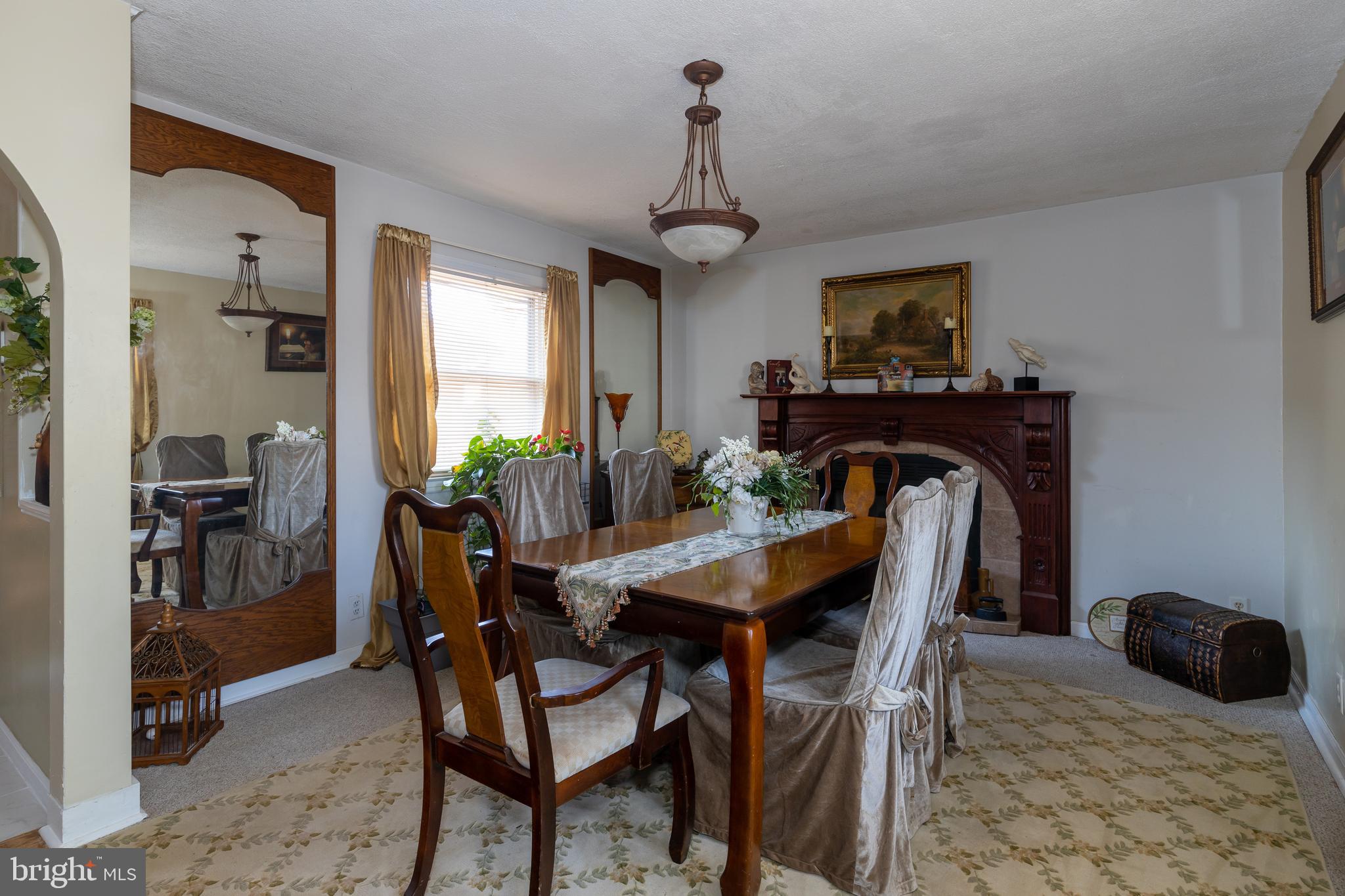 218 West Beech Road Sterling, VA 20164 - Photo 7 of 22 Gallery Image 7