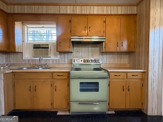 $240,000 | 934 Southside Drive, Blakely, GA 39823