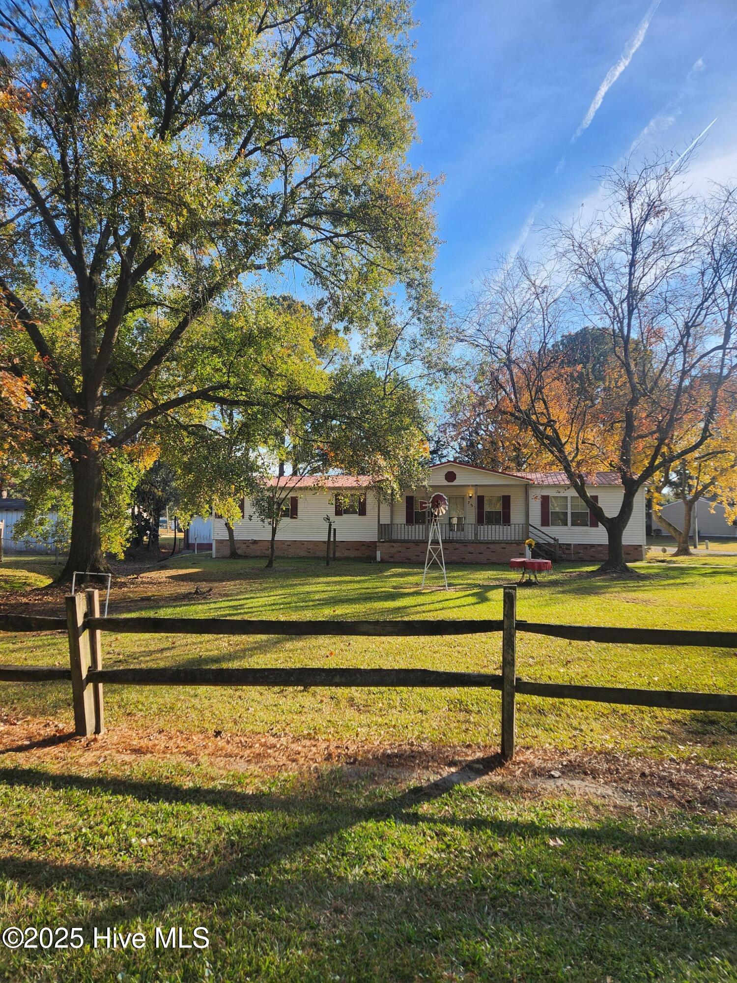 723 West Broad Street Beulaville, NC 28518 - Photo 4 of 21 1000003249