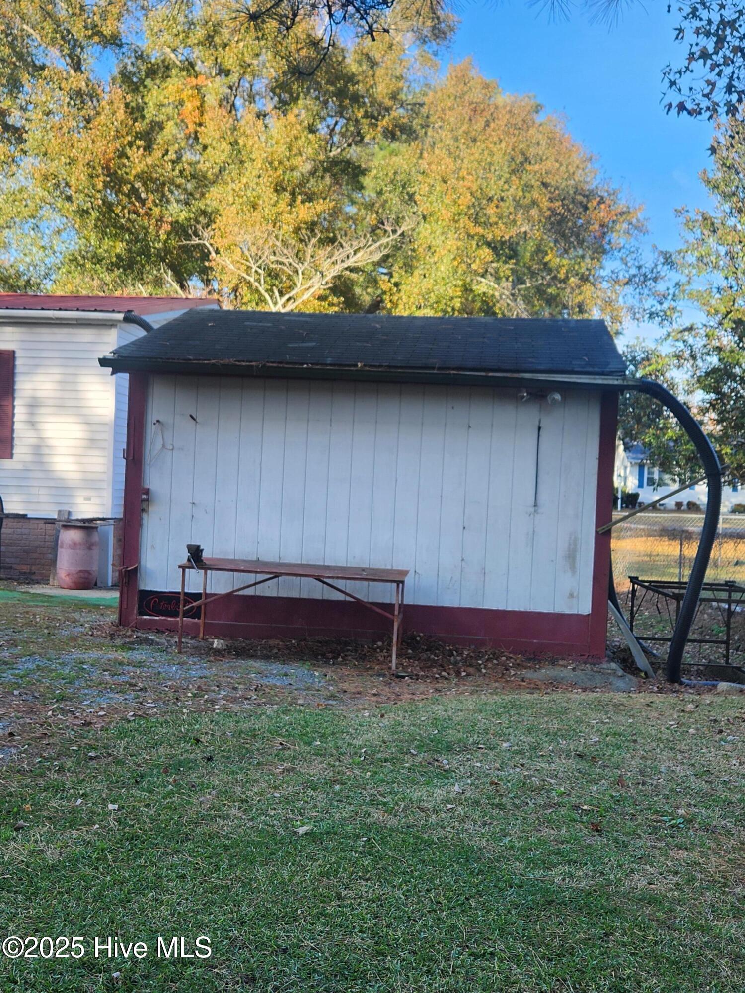 723 West Broad Street Beulaville, NC 28518 - Photo 9 of 21 1000003257