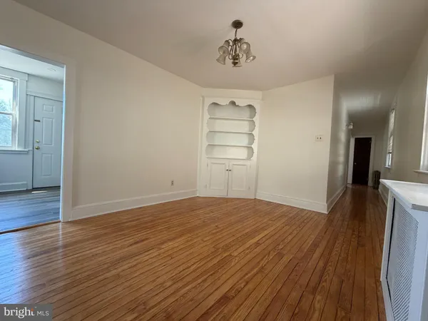 $2,000 | 522 Main Street, Unit B, Riverton, NJ 08077