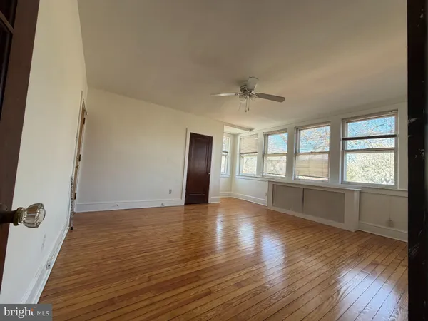 $2,000 | 522 Main Street, Unit B, Riverton, NJ 08077
