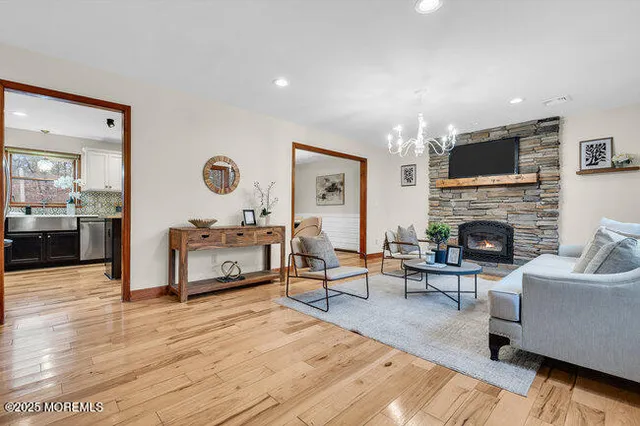 $799,999 | 592 Whitecomb Avenue, Jackson, NJ 08527