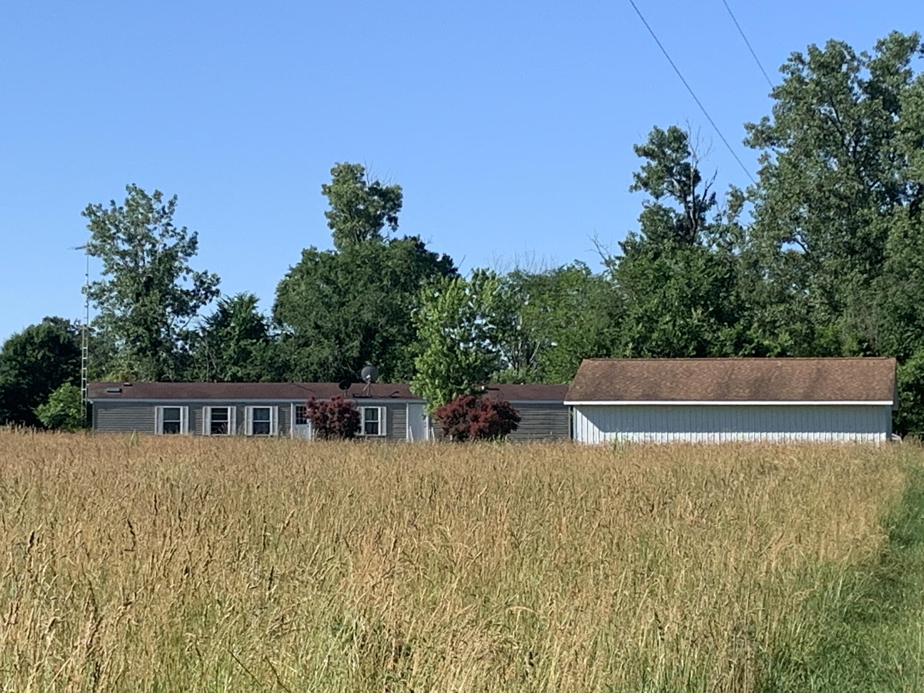 921 Fisher Road Quincy, MI 49082 - Photo 5 of 26 IMG_2809
