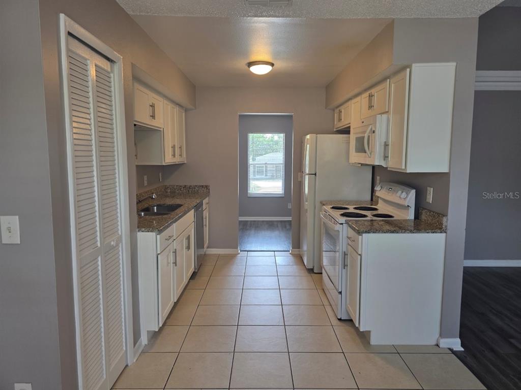 8426 Village Green Road Orlando, FL 32818 - Photo 11 of 46
