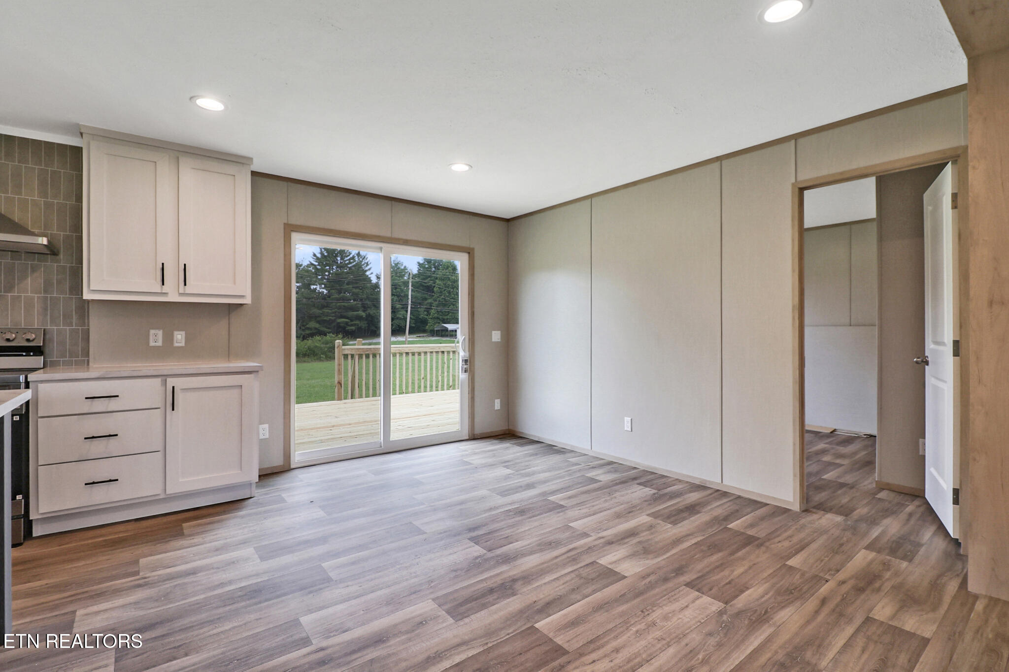 288 Bob Austin Road Crossville, TN 38571 - Photo 2 of 24 n44a5144-n44a5148