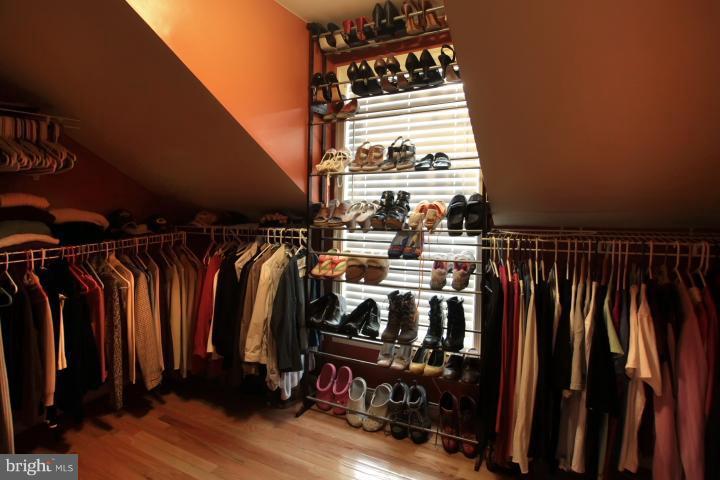 7 Grace Ridge Court Monkton, MD 21111 - Photo 19 of 30 walk in closet