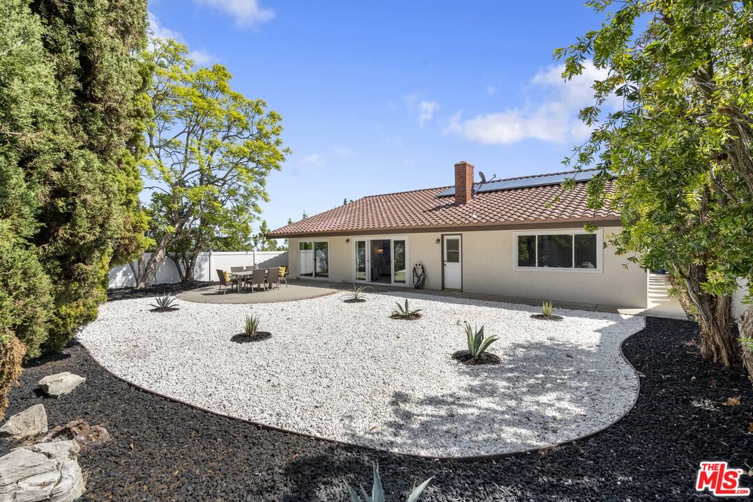 26741 Nokomis Road Rancho Palos Verdes, CA 90275 - Photo 16 of 28 a house view with a sitting space