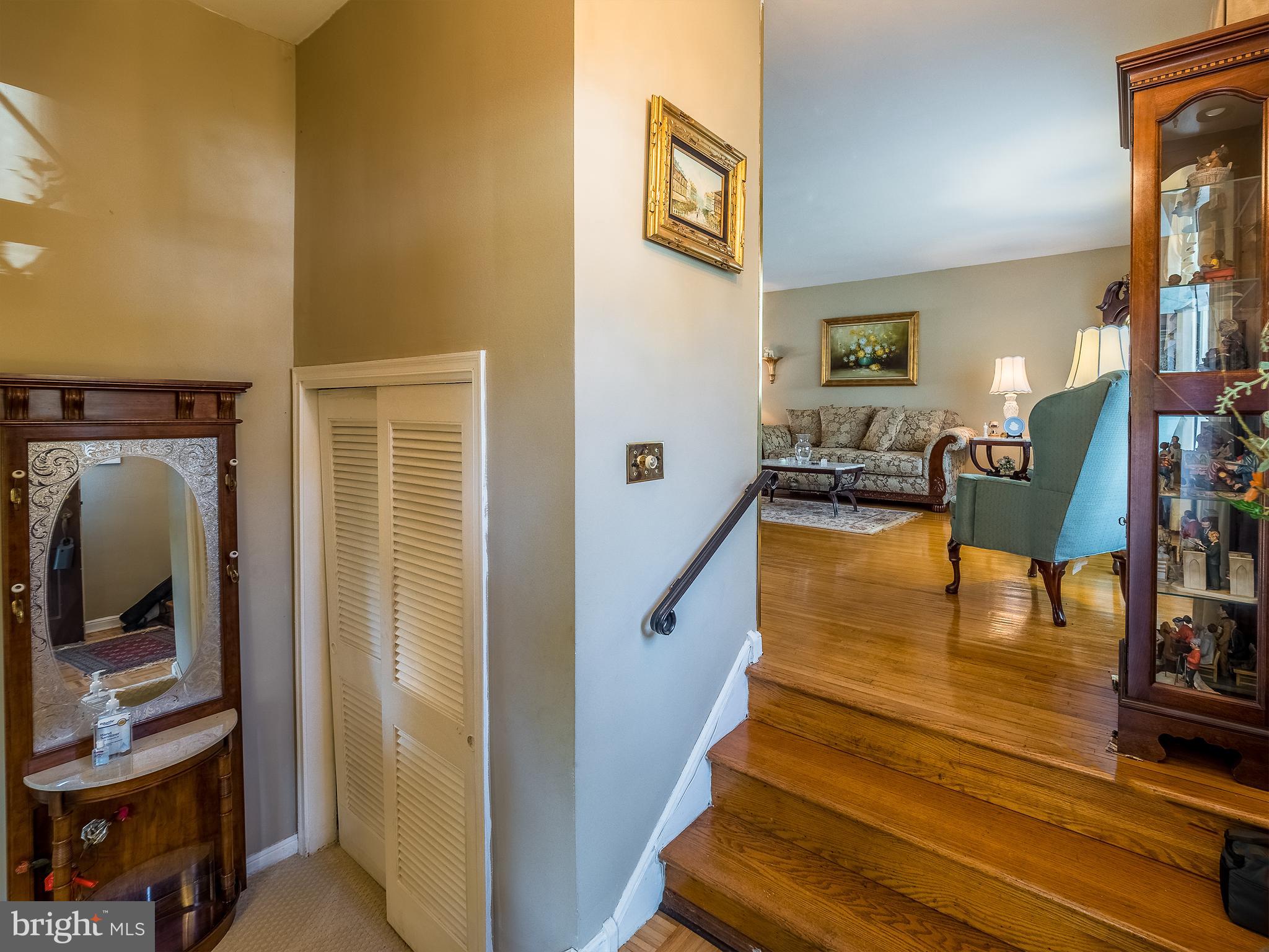 204 Devon Road Cinnaminson, NJ 08077 - Photo 4 of 22 Foyer entry to split level to Formal Living room