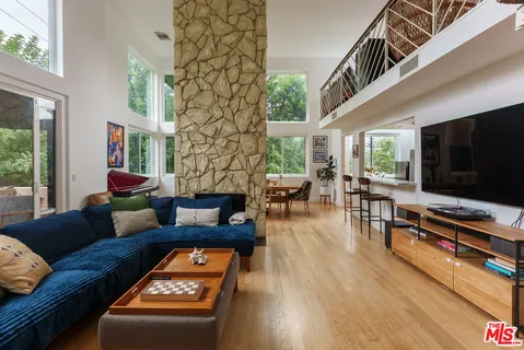 $1,295,000 | 1557 South Beverly Glen Boulevard, Unit 310, Los Angeles, CA 90024