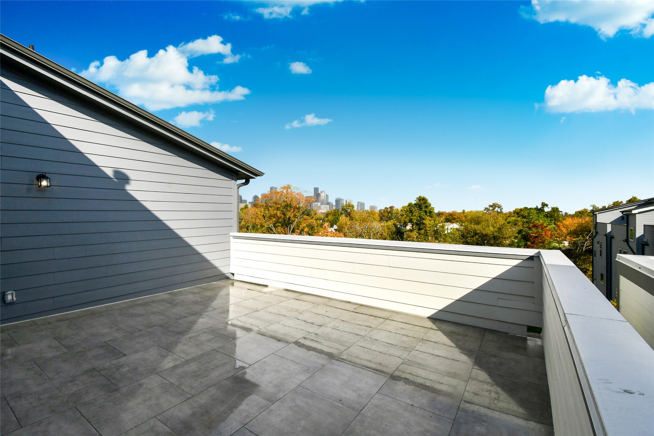 3231 Tuam Street Houston, TX 77004 - Photo 43 of 49 a view of balcony with furniture