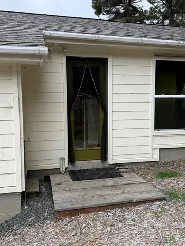 $2,100 | 39143 South Highway 1, Gualala, CA 95445