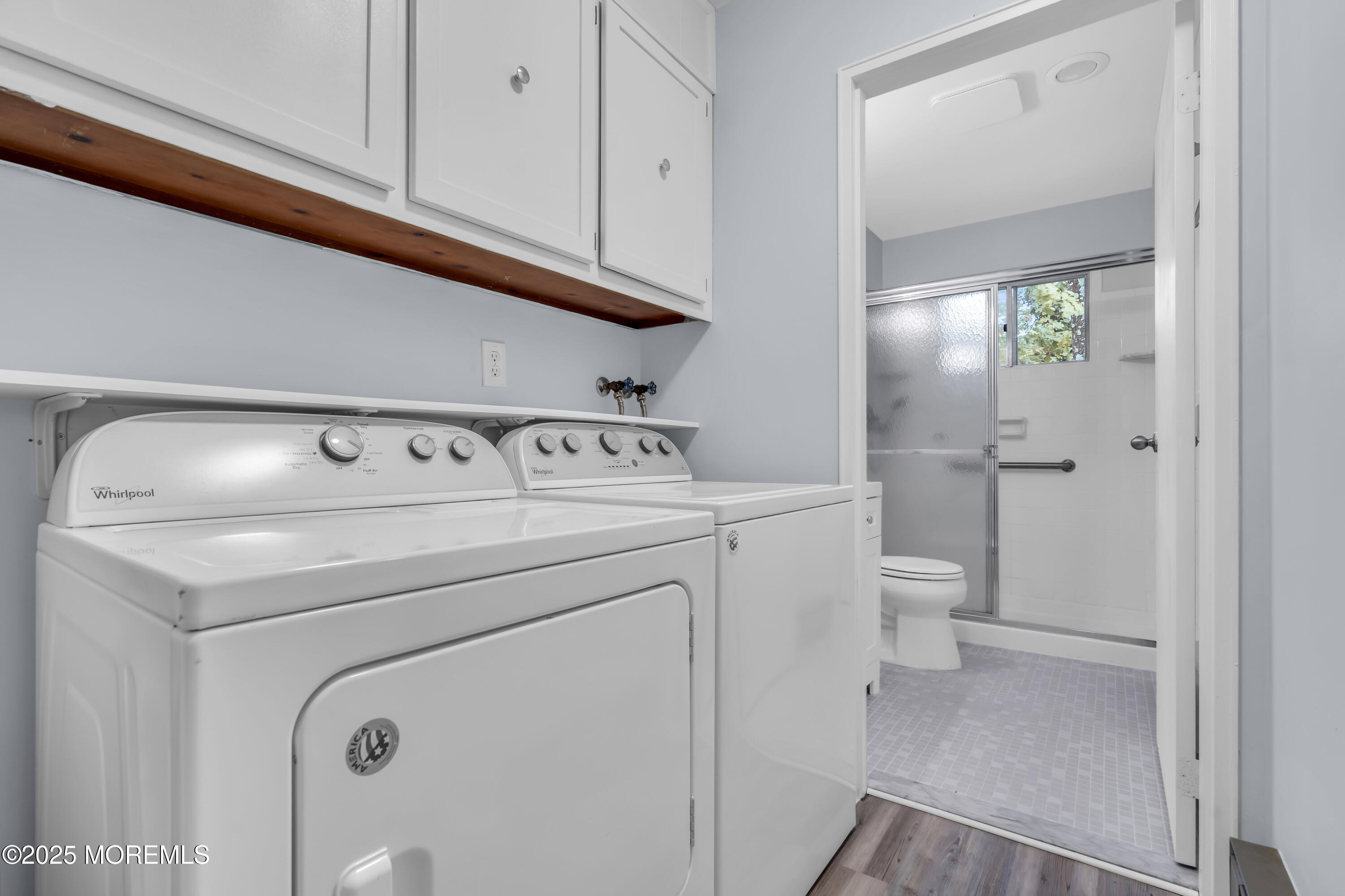 7 B Roosevelt City Road, Unit B Whiting, NJ 08759 - Photo 15 of 48 a utility room with dryer and washer