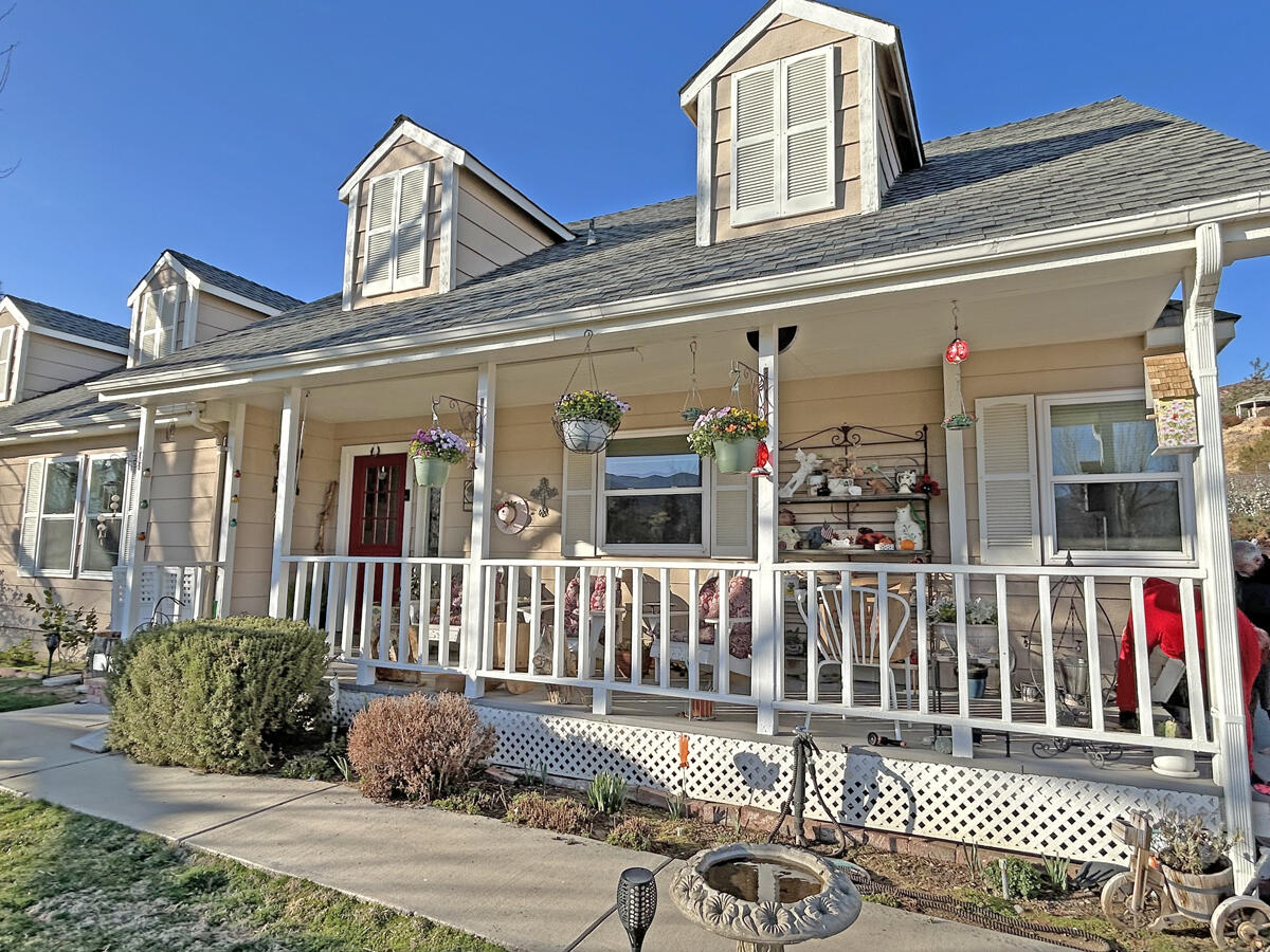 8753 Elizabeth Lake Road Leona Valley, CA 93551 - Photo 6 of 38 IMG_9587