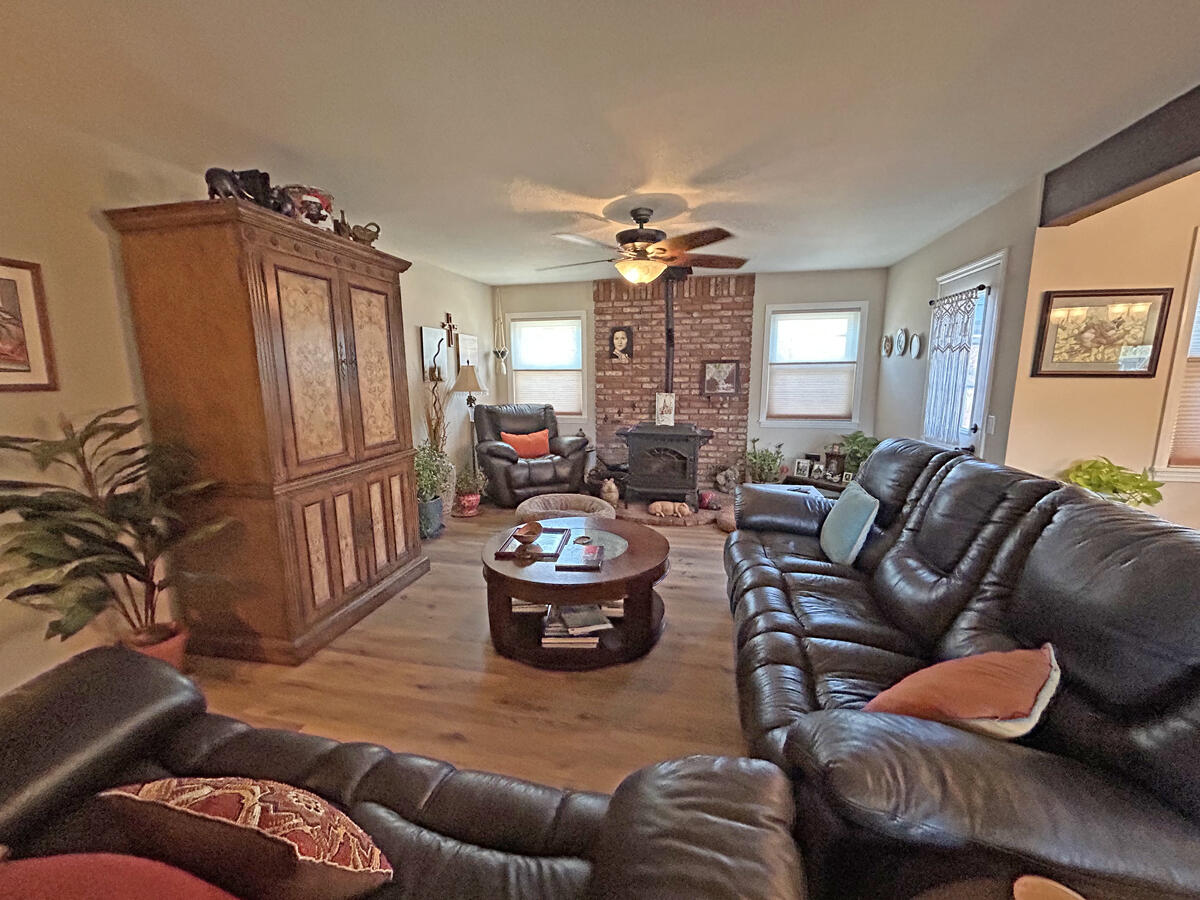 8753 Elizabeth Lake Road Leona Valley, CA 93551 - Photo 9 of 38 IMG_9505