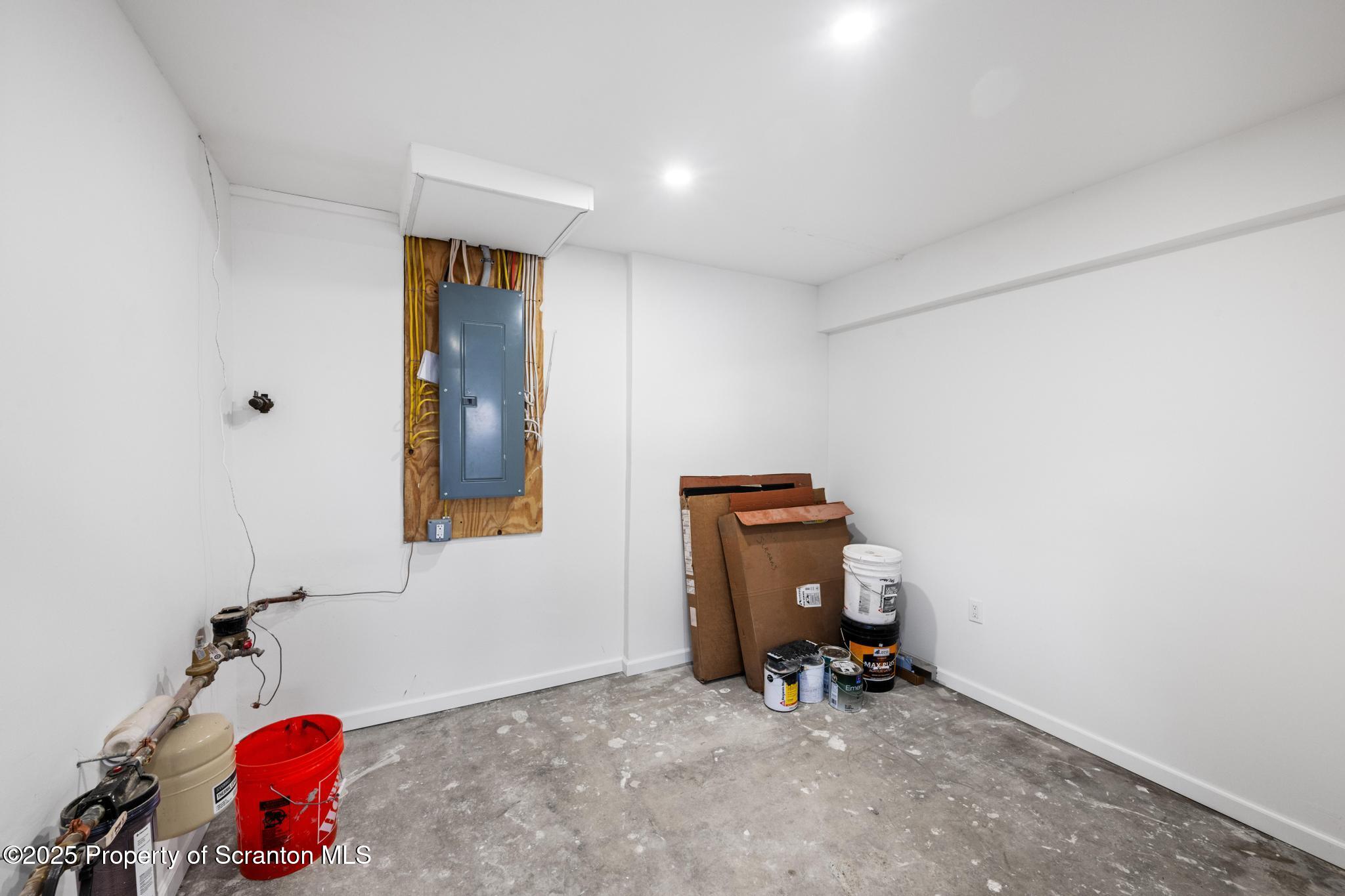 80 Elmhurst Boulevard Scranton, PA 18505 - Photo 44 of 56 a view of room with window