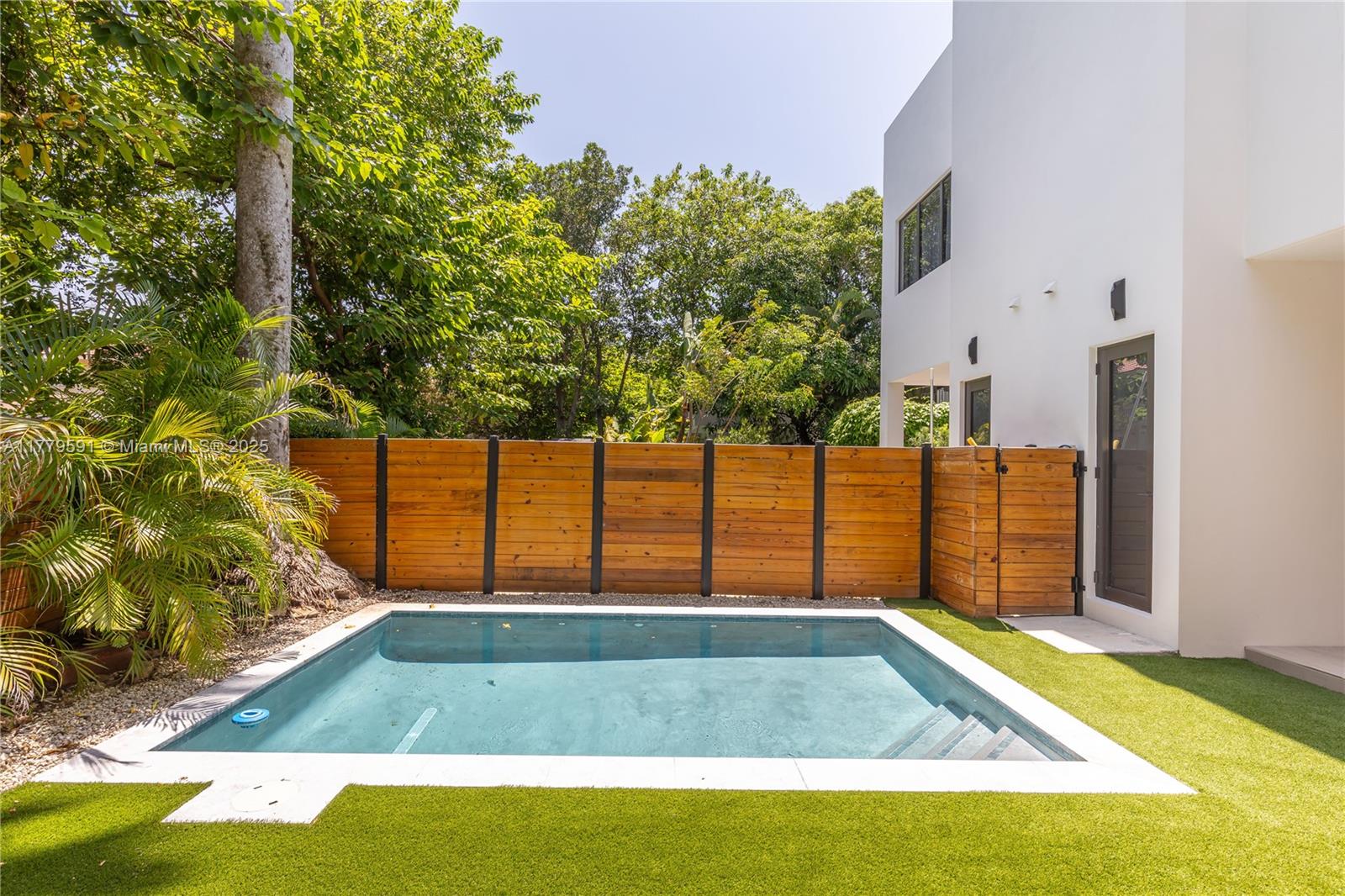 3045 Elizabeth Street, Unit 3045 Miami, FL 33133 - Photo 22 of 72