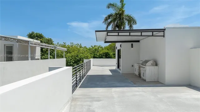 $2,150,000 | 3045 Elizabeth Street, Unit 3045, Miami, FL 33133