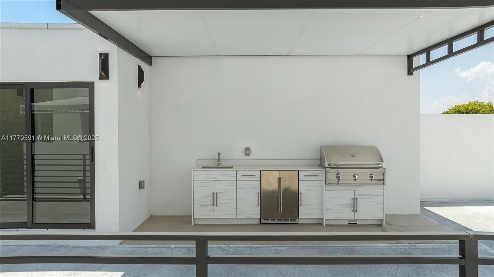 3045 Elizabeth Street, Unit 3045 Miami, FL 33133 - Photo 62 of 72 Roof Top/Summer Kitchen