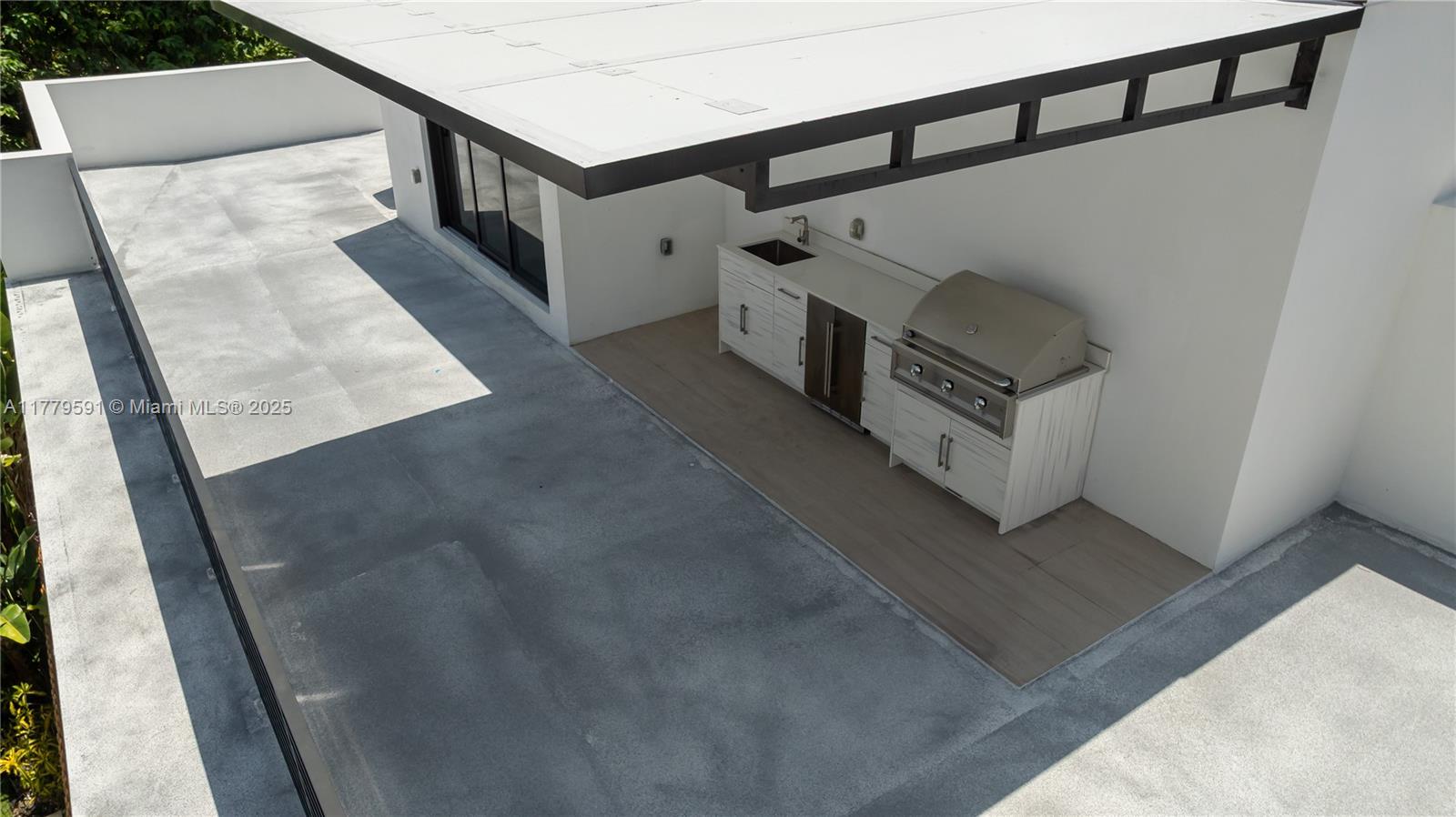 3045 Elizabeth Street, Unit 3045 Miami, FL 33133 - Photo 63 of 72 a view of a living room washer and dryer