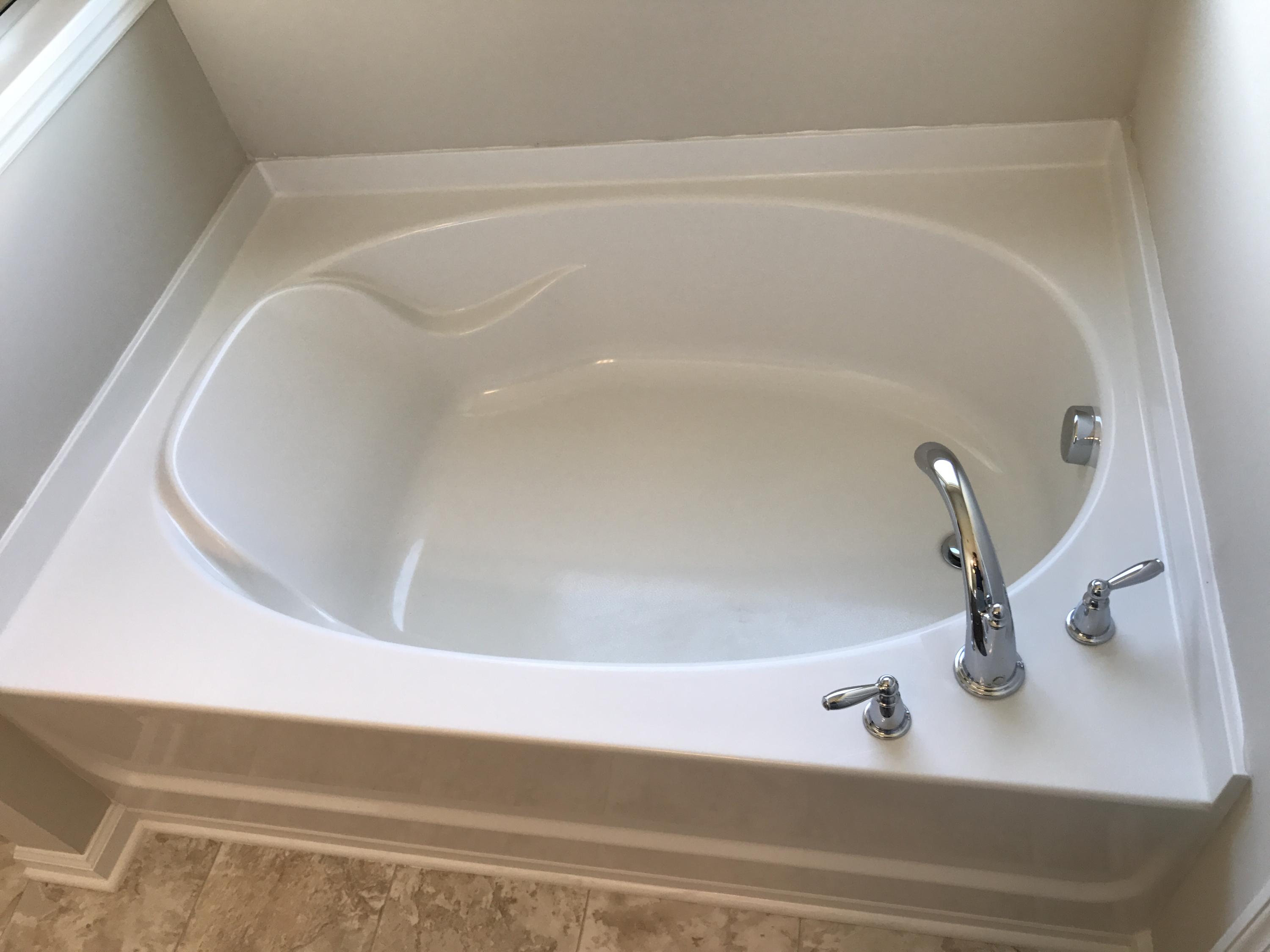 7774 Discovery Road North Charleston, SC 29420 - Photo 11 of 21 Master tub
