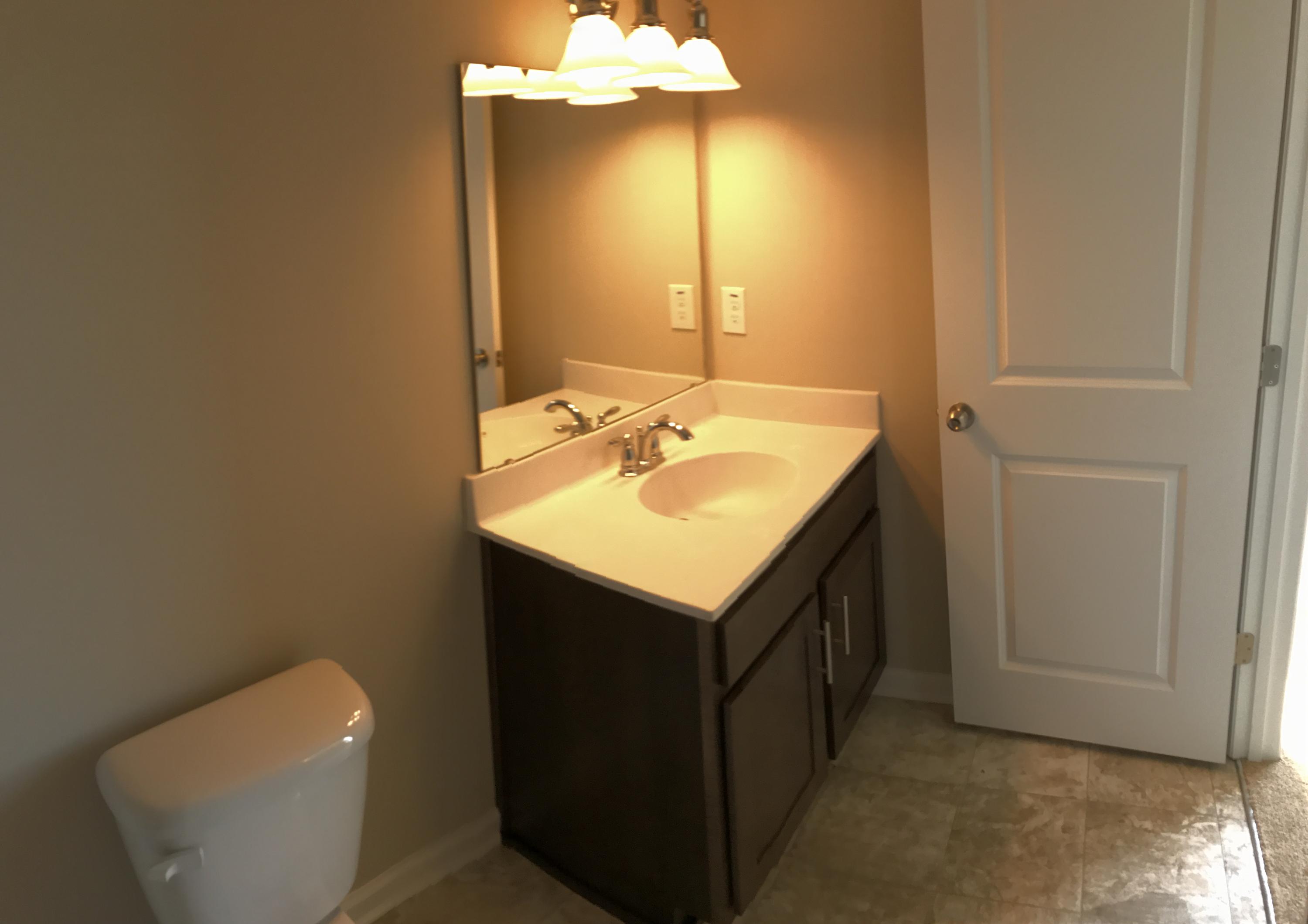 7774 Discovery Road North Charleston, SC 29420 - Photo 18 of 21 3rd floor bath